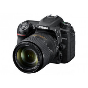 Nikon D7500 + Objectif AF-S DX VR 18-300 MM VR